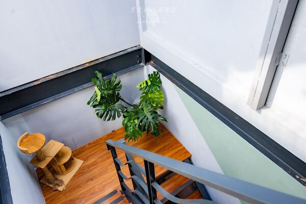 ▲▼墾丁背包客棧推薦「The First墾丁南灣青旅」，獨立的海景陽台900有找太佛心，雙床位海景窗房也只要1100。（圖／部落客黑皮提供）