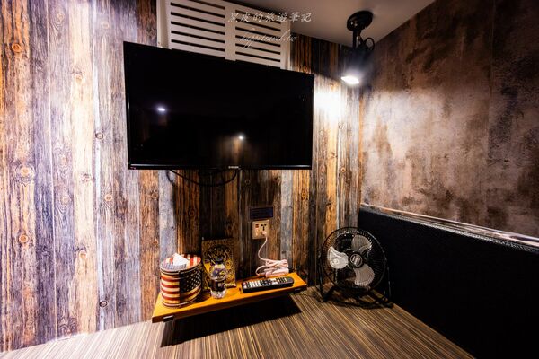 ▲▼墾丁背包客棧推薦「The First墾丁南灣青旅」，獨立的海景陽台900有找太佛心，雙床位海景窗房也只要1100。（圖／部落客黑皮提供）