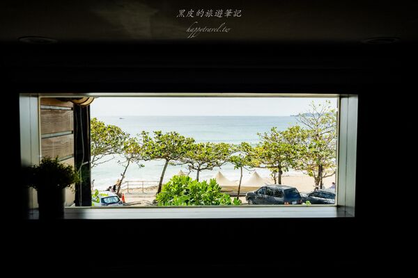 ▲▼墾丁背包客棧推薦「The First墾丁南灣青旅」，獨立的海景陽台900有找太佛心，雙床位海景窗房也只要1100。（圖／部落客黑皮提供）