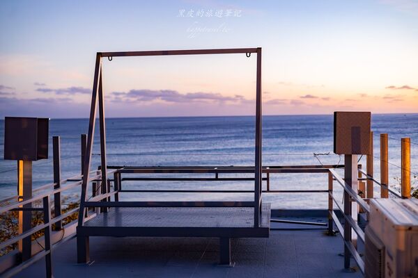 ▲▼墾丁背包客棧推薦「The First墾丁南灣青旅」，獨立的海景陽台900有找太佛心，雙床位海景窗房也只要1100。（圖／部落客黑皮提供）