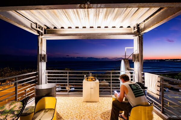 ▲▼墾丁背包客棧推薦「The First墾丁南灣青旅」，獨立的海景陽台900有找太佛心，雙床位海景窗房也只要1100。（圖／部落客黑皮提供）