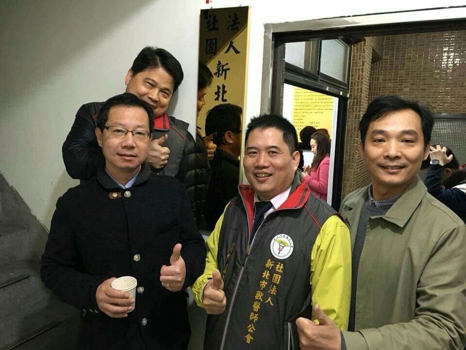 ▲新北表揚6特約獸醫。（圖／新北市動保處提供）