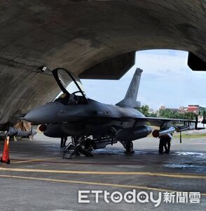 6700號F-16V戰機夜航訓練失事　過往英姿曝光