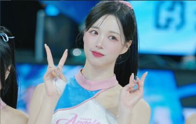 人形立牌競標賣5.2萬元　Fubon Angels李晧禎妙回：錢包還好嗎？