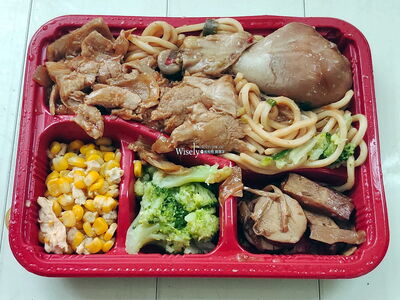 台北景美「50元便當」婆媽瘋搶！