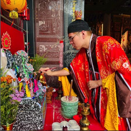 ▲道長于治詮擔任過不少劇組的「宗教顧問」。（圖／翻攝自于治詮IG）