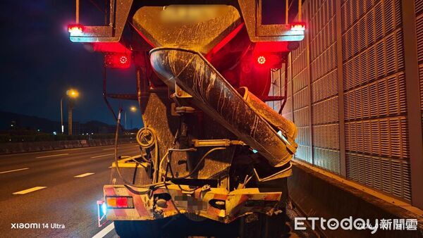 ▲國道1號北向361公里（鼎金系統路段）7日凌晨發生追撞事故。（圖／記者吳奕靖翻攝，下同）