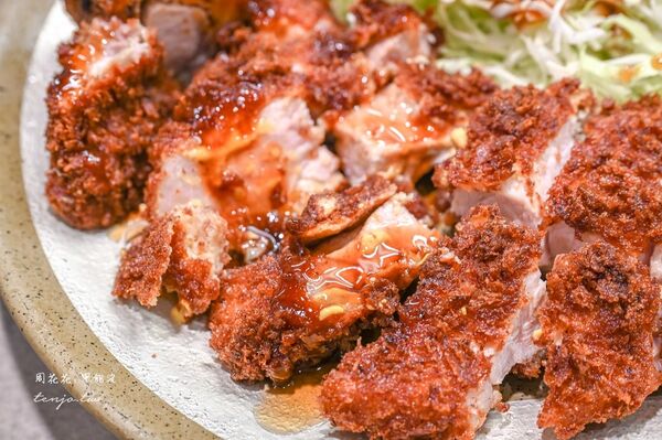 ▲▼鹿兒島天文館美食「味之豬排丸一」，tabelog3.68百名店，老闆超愛台灣人。（圖／部落客周花花提供）