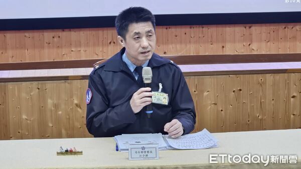 ▲飛官辛柏毅駕駛F-16V戰機失聯，空軍召開記者會說明狀況，空軍司令部督察長江義誠少將出席。（圖／記者呂佳賢攝）