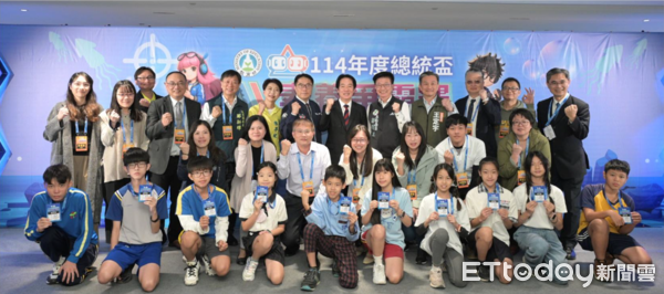 ▲台南市推動「生生有平板、校校智慧學」政策邁入新階段，市府將自2026年起投入22億元全面升級智慧校園。（記者林東良翻攝，下同）