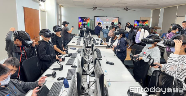 ▲台南市推動「生生有平板、校校智慧學」政策邁入新階段，市府將自2026年起投入22億元全面升級智慧校園。（記者林東良翻攝，下同）