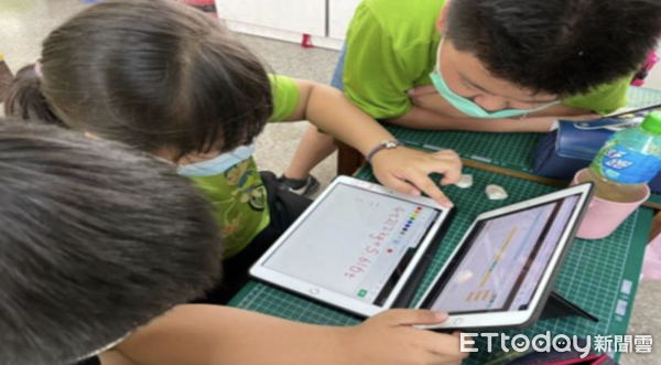 ▲台南市推動「生生有平板、校校智慧學」政策邁入新階段，市府將自2026年起投入22億元全面升級智慧校園。（記者林東良翻攝，下同）