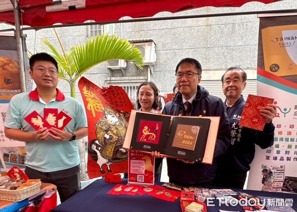 ▲台南市政府勞工局舉辦「馬上幸福過好年&mdash;台南庇護年節禮」行銷記者會，邀請民眾以消費支持庇護就業。（記者林東良翻攝，下同）