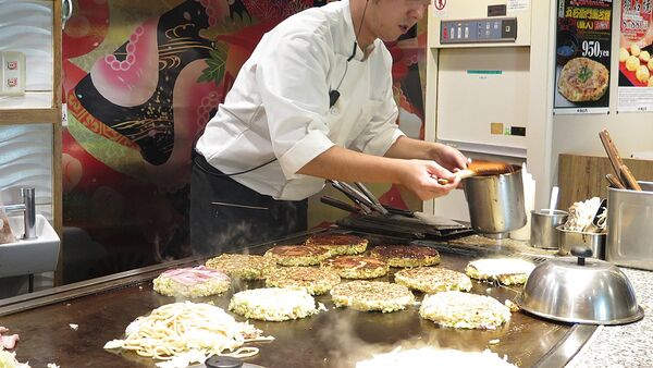 ▲▼道頓堀街頭煙火氣與庶民日常美食：大阪燒、章魚燒、串炸。（圖／部落客CJ夫人提供）