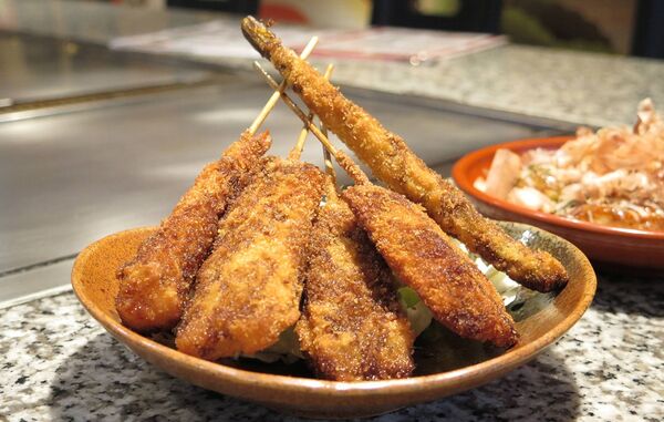 ▲▼道頓堀街頭煙火氣與庶民日常美食：大阪燒、章魚燒、串炸。（圖／部落客CJ夫人提供）