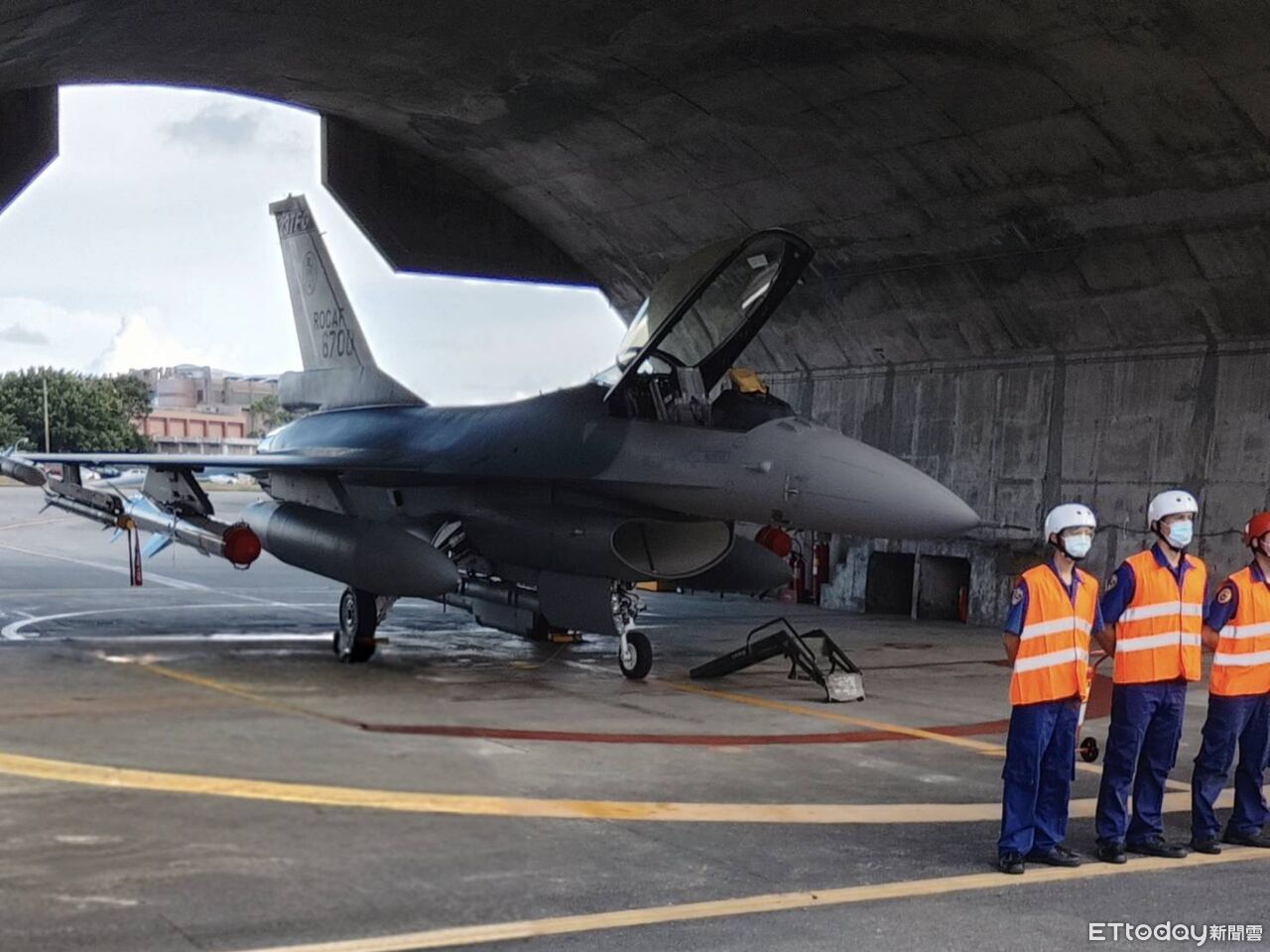 F16飛官墜海遇冷氣團 潛水教練:沒防寒衣「2小時就發抖」