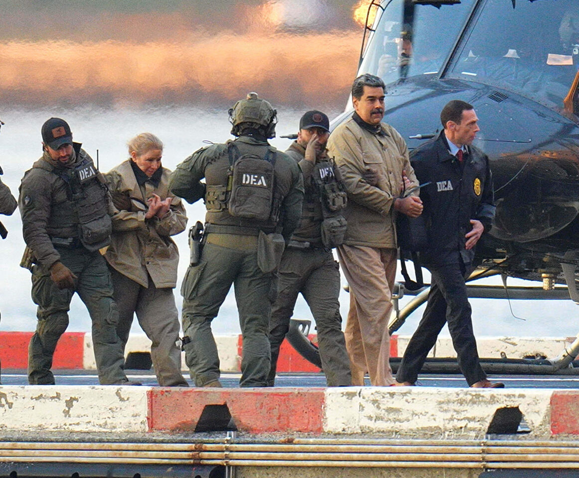 馬杜洛落網細節曝! 躲美軍「急鑽鋼鐵門」與妻撞頭受傷