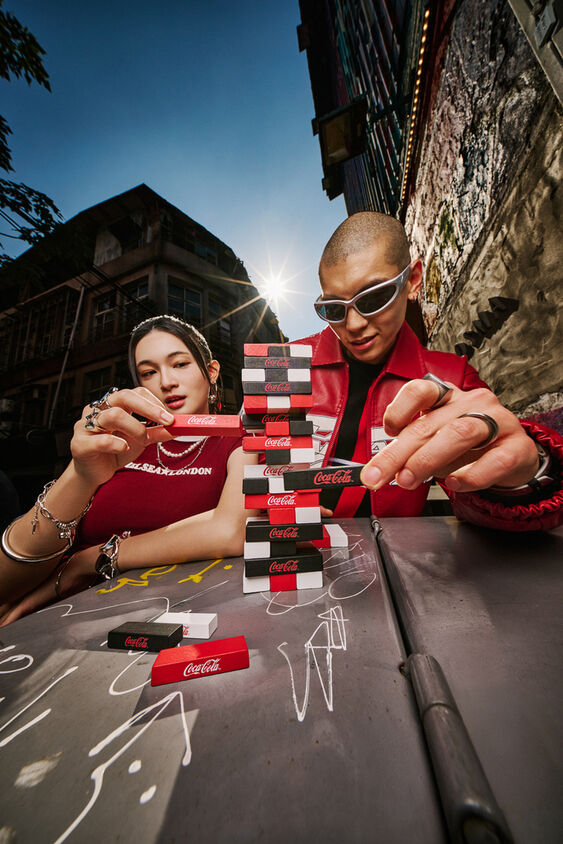 ▲臺虎推香檳蘋果酒，可口可樂馬年瓶超商第2件6折 。（圖／品牌提供）