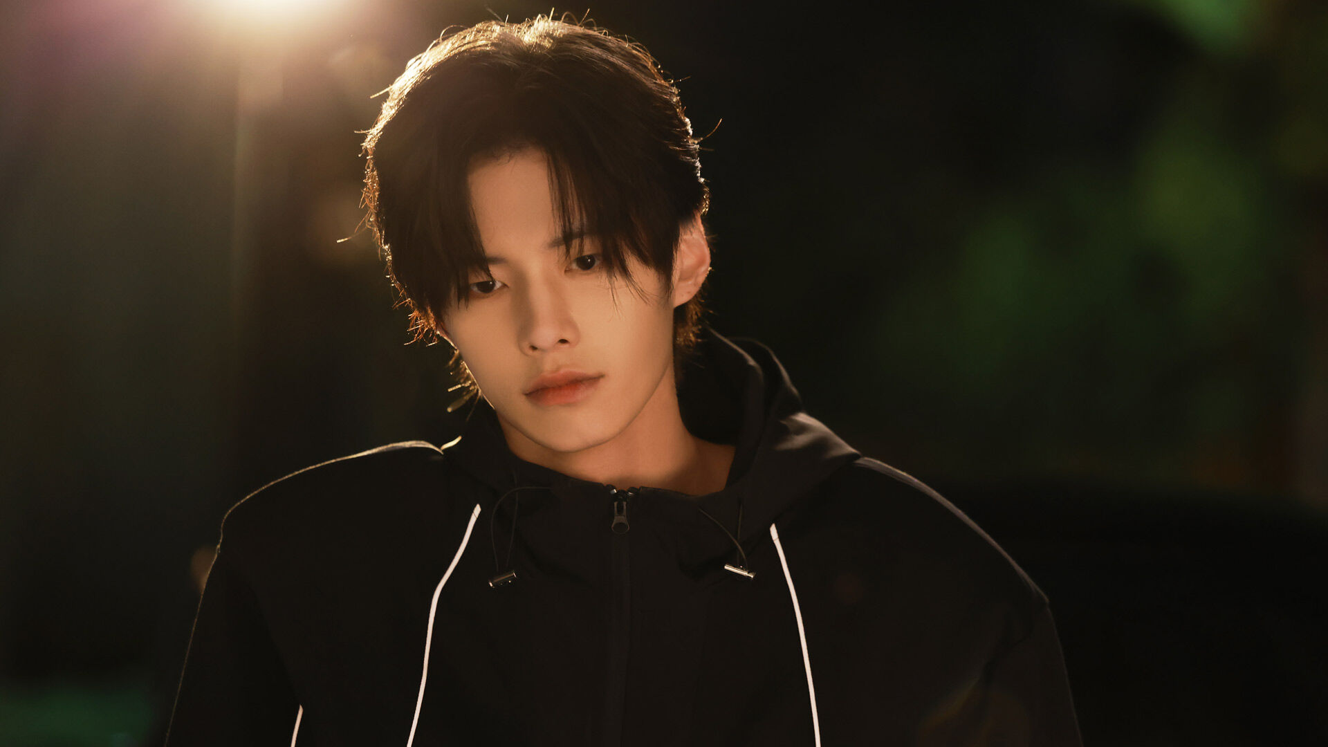 ▲《雙軌》由虞書欣、何與主演。（圖／龍華電視提供）