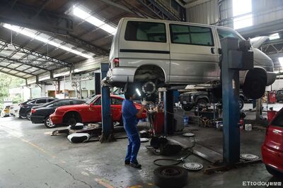 春節開車返鄉別賭運氣！保養廠放假前「5油3水」先檢查一輪最安心