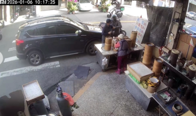 被逮也要吃！吸毒犯買3顆肉包9秒落網　老闆媽淡定繼續忙