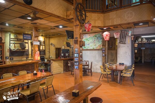 ▲▼新北平溪景點，樓仔厝咖啡、天燈主題咖啡館、走吊橋、放天燈。（圖／部落客滿分提供）