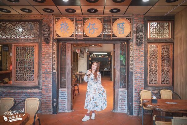 ▲▼新北平溪景點，樓仔厝咖啡、天燈主題咖啡館、走吊橋、放天燈。（圖／部落客滿分提供）