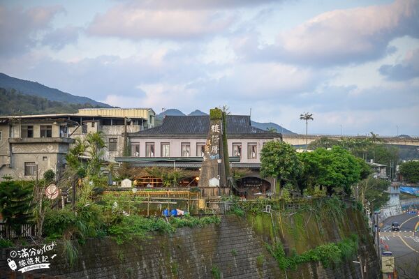 ▲▼新北平溪景點，樓仔厝咖啡、天燈主題咖啡館、走吊橋、放天燈。（圖／部落客滿分提供）