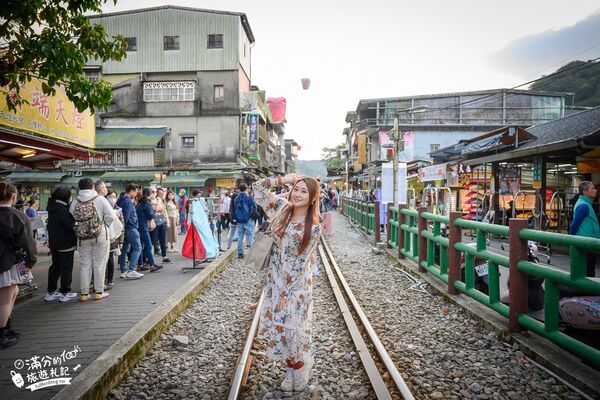 ▲▼新北平溪景點，樓仔厝咖啡、天燈主題咖啡館、走吊橋、放天燈。（圖／部落客滿分提供）