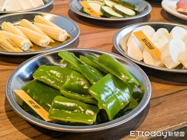 ▲乾杯。（圖／記者黃士原攝）