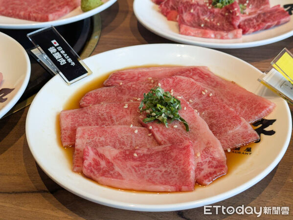 ▲乾杯大改版！親親送五花活動沒了　菜單降價「A5和牛只賣399元」（圖／記者黃士原攝）