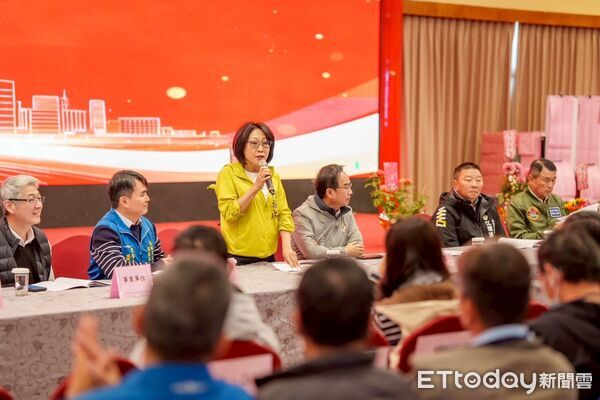 ▲▼年前發紅包力挺第一線　高雄加碼環保局清潔人員獎金至8000元。（圖／記者賴文萱翻攝）