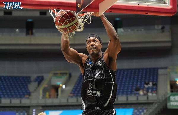 ▲海神布里茲克、克力斯，戰神威力斯、基德。（圖／TPBL職籃提供）