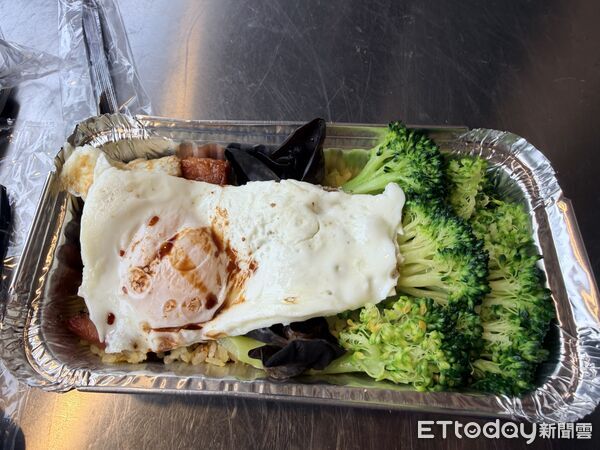 ▲港式「黯然銷魂飯」在台東引關注。（圖／記者楊晨東翻攝）