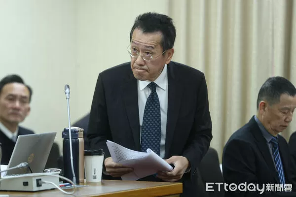 ▲國防部長顧立雄8日到立法院外委會備質詢。（圖／記者林敬旻攝）