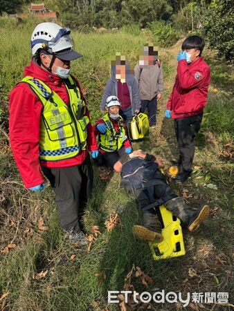 ▲苗栗縣頭屋鄉昨發生疑似虎頭蜂攻擊4位民眾事件，胡姓男子被螫傷20多處，出現無法呼吸、送醫插管治療中。（圖／記者楊永盛翻攝）