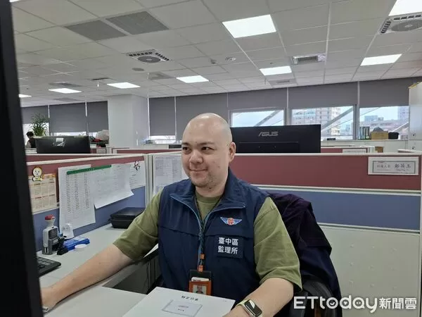 ▲▼台中監理站「光頭張先生」張維軒現身受訪。（圖／台中市監理站提供）