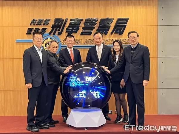 ▲刑事局刑事警察發展館正式開幕，由局長周又偉與前局長劉柏良共同主持。（圖／記者張君豪翻攝）