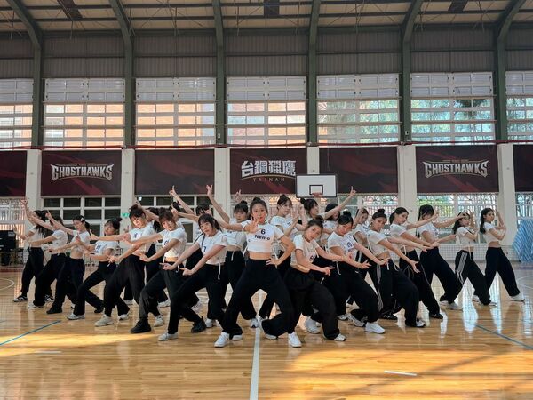 ▲▼練習畫面。（圖／翻攝自Wing Stars IG）