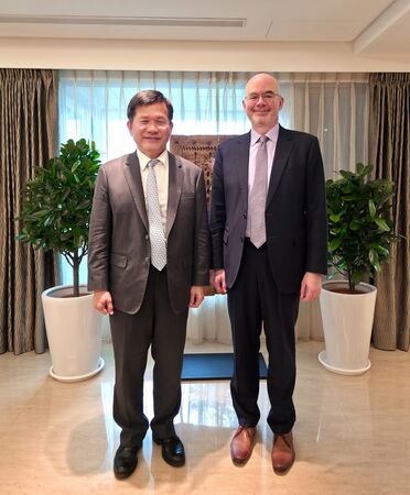 ▲▼AIT處長谷立言7日與外交部長林佳龍會晤。（圖／翻攝自Facebook／美國在台協會AIT）