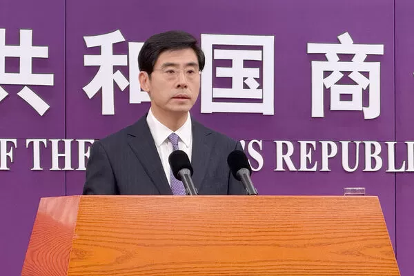 ▲大陸商務部發言人何亞東。（圖／CFP）