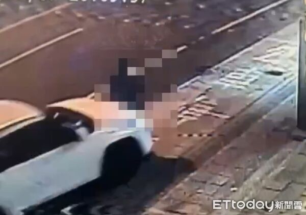 ▲2嫌曾與被害人發生消費糾紛，竟蓄意衝撞。（圖／記者陳崑福翻攝）