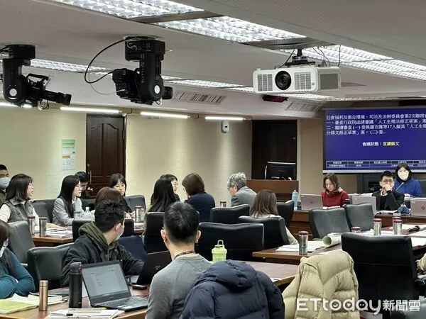 ▲▼衛環委員會討論人工生殖法、代理孕母。（圖／記者詹詠淇攝）