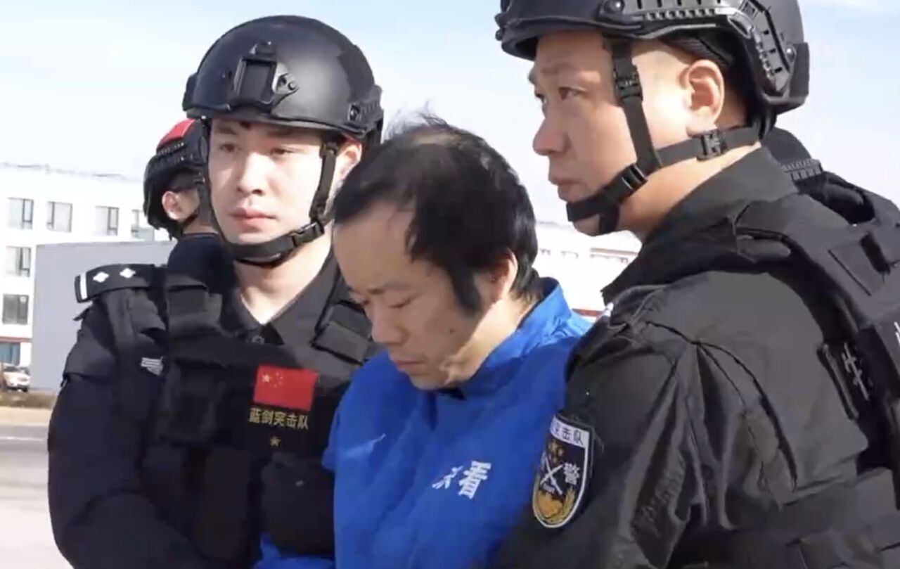 陳志被銬慘狀曝光!公安證實:從柬埔寨金邊押解回中國