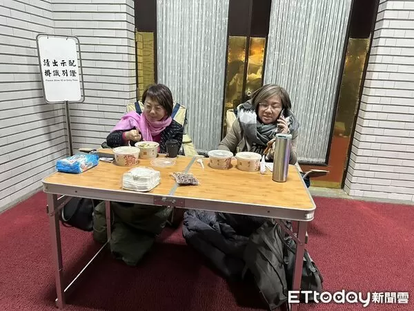 ▲▼民進黨團書記長陳培瑜、副幹事長范雲夜排議場。（圖／記者詹詠淇攝）