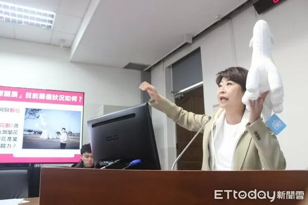 ▲針對高雄市長陳其邁宣布國中小營養午餐全面免費，立委陳亭妃表示，只要她擔任台南市長，凡是目前台南比不上其他五都、涉及不同族群的社會福利措施，一定會一次補足，讓市民真正「有感」。（圖／記者林東良翻攝）