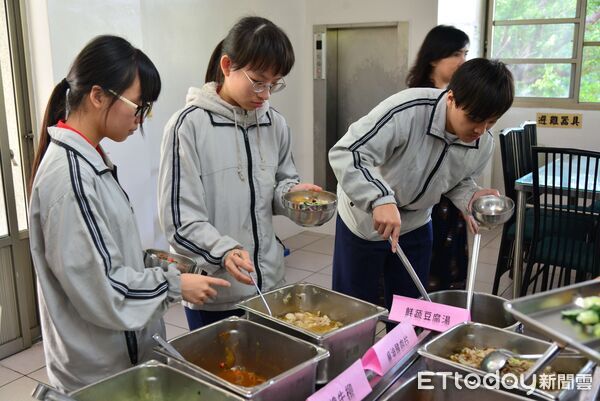 ▲▼雲林115學年度起國中小營養午餐免費，張麗善：咬牙不惜舉債照顧雲林囝仔。（圖／記者游瓊華翻攝）