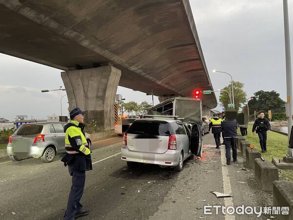 ▲▼             宜蘭161線發生6車連環撞。（圖／記者游芳男翻攝，下同）
