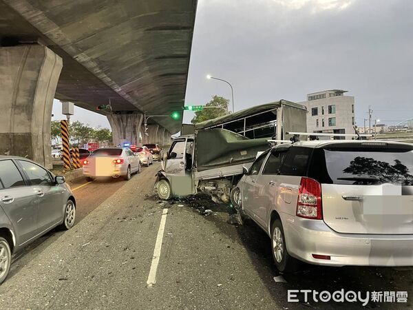 ▲▼             宜蘭161線發生6車連環撞。（圖／記者游芳男翻攝，下同）