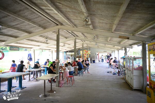 ▲▼桃園大溪親子景點「花鹿秘境李家摸蜆農場」，餵水豚君梅花鹿，還能釣魚超好玩。（圖／部落客滿分提供）